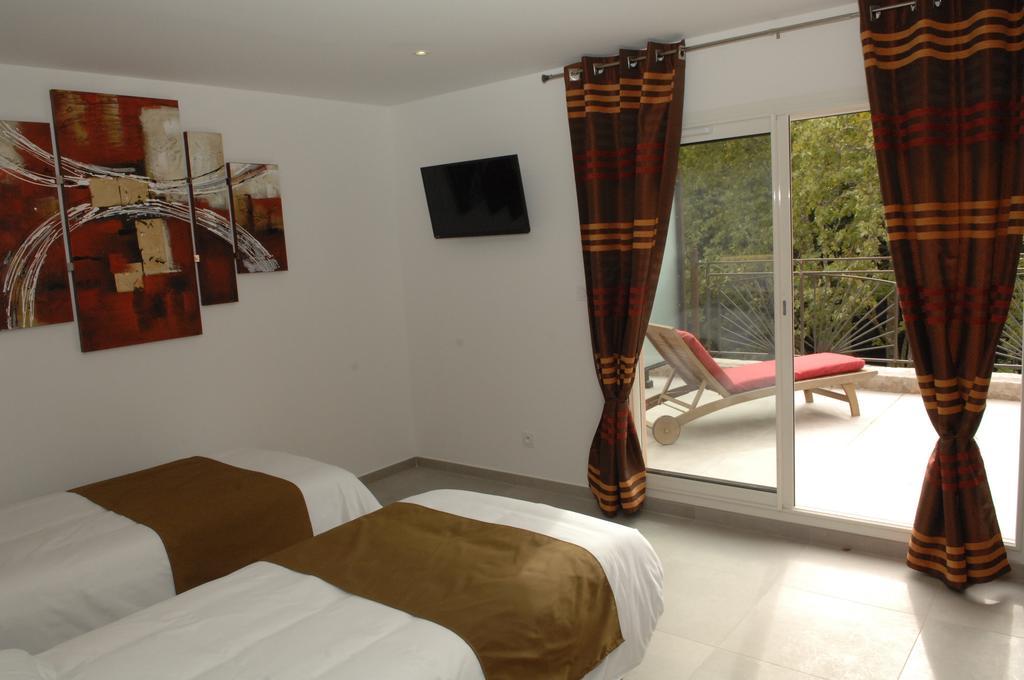 The Originals City, Hotel Les Bastides Du Gapeau Solliès-Toucas Habitación foto